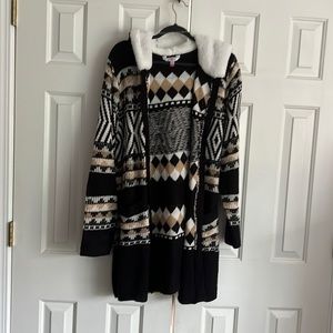 Womens hooded sweater w/pockets